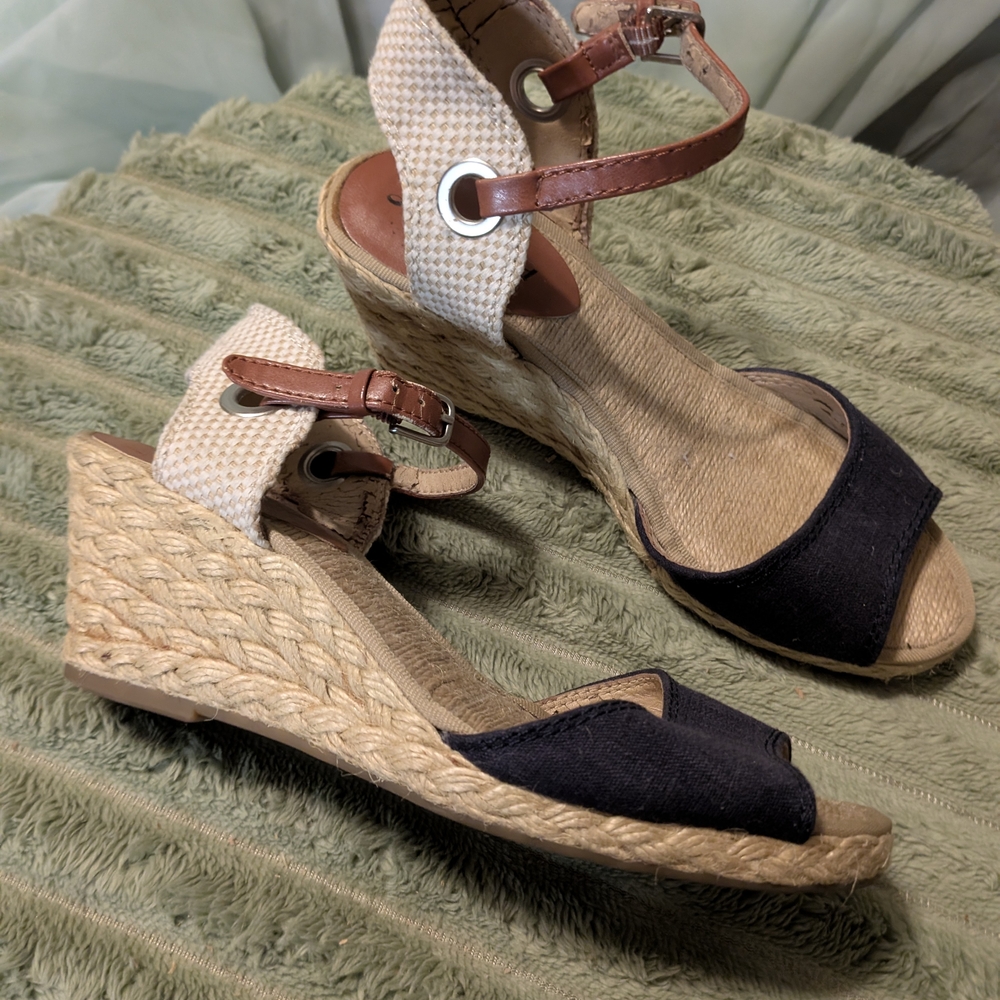 Lucky Brand Black and Tan Wedge Sandals